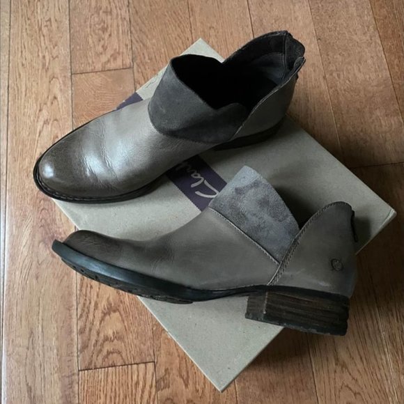 7.5 Leather Booties - MINT CONDITION - Picture 6 of 7